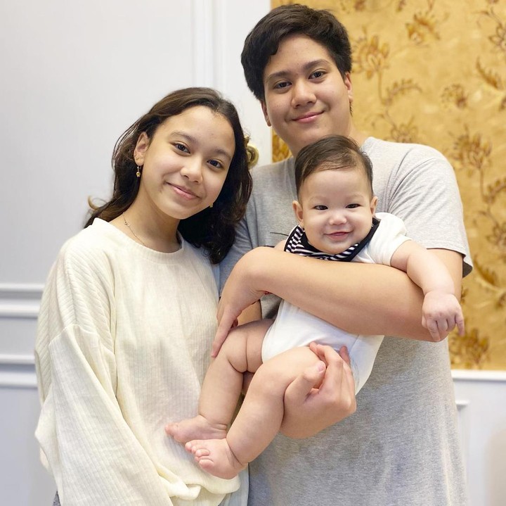 <p>Keduanya pun sangat menyayangi adik baru mereka yakni Muhammad Khaleed Al-Fatih. Foto: Instagram @lyravirna</p>