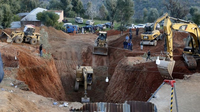 Jasad mendiang Rayan Awram, bocah Maroko lima tahun yang jatuh dan terjebak di sumur sedalam 32 m akan dimakamkan di kampung halaman.