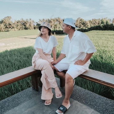 Bagikan Foto Chelsea Olivia Tidur, Glenn Alinskie: Bibir Mancung Gemesin