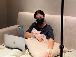 Selebriti Dikeroyok Corona