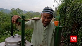 VIDEO: Bantu Ringankan Beban di Pundak Abah Taryo via Berbuatbaik.id