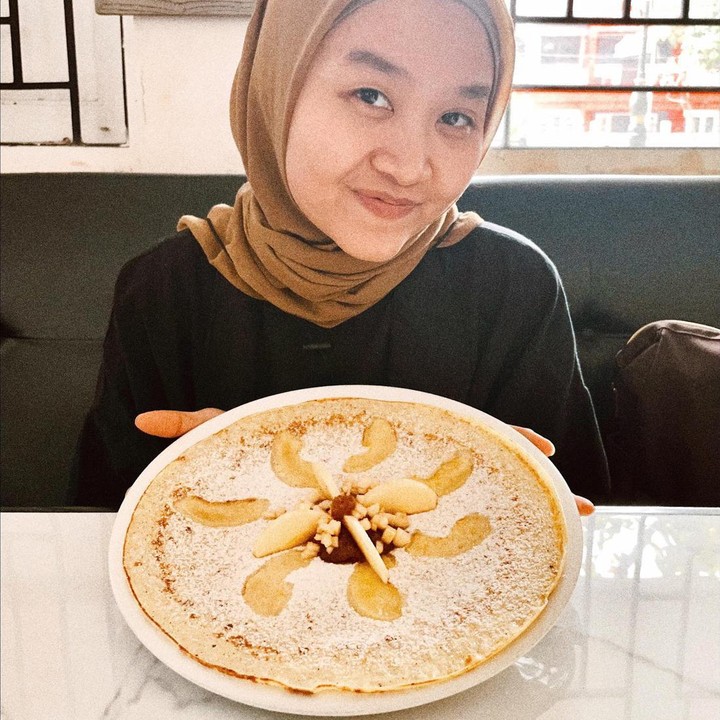 <p>Bintang Emon belum lama ini mengunggah potret sang kekasih, yakni Alca Octaviani, Bunda. (Foto: Instagram @alcaoctvn_)<br /><br /><br /></p>