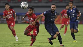 Bek Arema Cerita Kengerian 5 Jam di Kamar Ganti Stadion Kanjuruhan