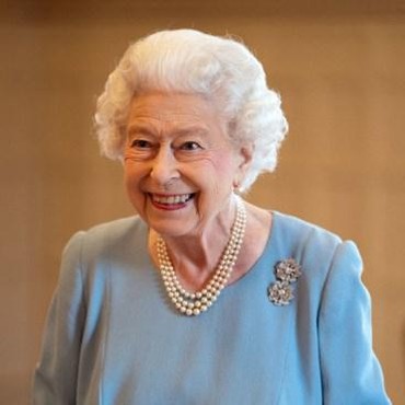 Unik dan Kreatif, Ratu Elizabeth II Rilis Parfum Mewah Khusus Anjing