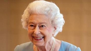 Unik dan Kreatif, Ratu Elizabeth II Rilis Parfum Mewah Khusus Anjing