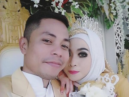 Cerita Wanita Sukabumi Dinikahi Mantan Guru SD Beda Usia 12 Tahun, Awalnya Ragu