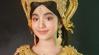 <p>Kerajaan Kamboja memiliki seorang putri cantik. Dia adalah Jenna Norodom, cucu dari Pangeran Norodom Chakrapong dan cicit mendiang Raja Norodom Sihanouk. (Foto: Facebook Jenna Norodom)<br /><br /><br /></p>