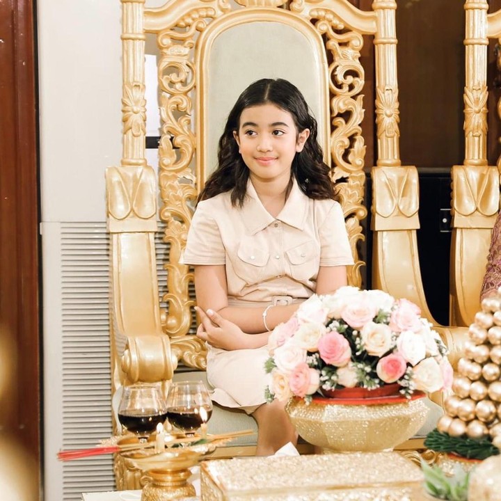 <p>Jenna adalah anak dari pasangan Putri Norodom Buphary dengan seorang pria Prancis. Ia lahir pada 12 Maret 2012. Saat ini Jenna baru berusia 9 tahun, Bunda. (Foto: Facebook Jenna Norodom)    </p>