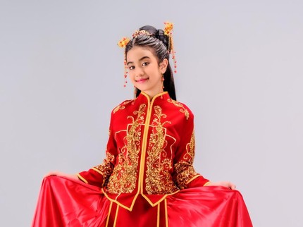 7 Potret Jenna Norodom, Putri Kerajaan Kamboja yang Jago 5 Bahasa di Usia 9 Th