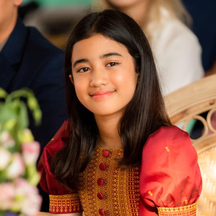 <p>Meski baru berusia 9 tahun, Jenna Norodom sudah terjun ke dunia hiburan, lho. Ia merupakan aktris, penyanyi, penari, model, sekaligus <em>brand ambassador</em> dari kerajaan. (Foto: Facebook Jenna Norodom)    </p>