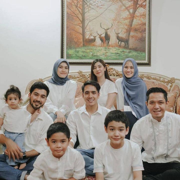<p>Pada sebuah kesempatan, Ananda mengungkap bahwa Alyssa merupakan orang pertama yang menyambutnya pulang ke rumah usai keputusannya pindah keyakinan ditentang keluarga. (Foto: Instagram @anandasoebandono)</p>