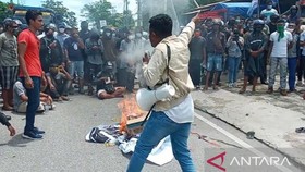 Protes, Pendukung Eks Ketua DPD Demokrat NTT Dilaporkan Bakar Foto AHY