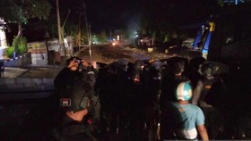 6 Jam Blokade Jalan di Kota Sorong, Massa Bubar Ditembak Gas Air Mata