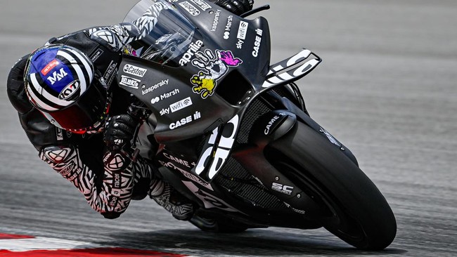 Pembalap-pembalap MotoGP menyatakan Sirkuit Mandalika sudah bersih dan jauh lebih baik ketimbang pada saat tes MotoGP Mandlaika, Februari lalu.