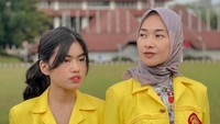 <p>Menjelang wisuda putri sulungnya, Alya Rohali mengabadikan momen bersama sang putri, Namira Adjani. Mereka kompak memakai jas almamater Universitas Indonesia. (Foto: Instagram @arohali)</p>