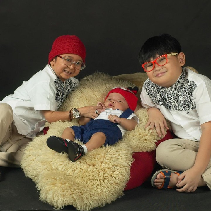 <p>Sebelum AL Fatih lahir, Daus Mini telah dikaruniai seorang anak laki-laki bernama Ivander Haykal Firdaus atau akrab disapa Ical. Potret kedekatan Ical dan adiknya ikut diabadikan Daus Mini belum lama ini. (Foto: Instagram @dausminiasli)</p>