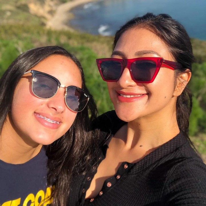 <p>Banyak netizen bilang, Camilla mirip banget dengan sang Bunda nih. Keduanya sama-sama cantik, bak pinang dibelah dua. (Foto: Instagram @raazharita)</p>