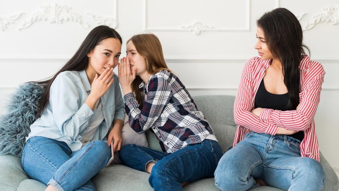 Hati-hati, Ini 5 Ciri Teman yang Iri denganmu! Salah Satunya Benci Melihatmu Bahagia