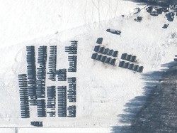 Panas! Citra Satelit Tunjukkan Pengerahan Militer Rusia di Belarusia