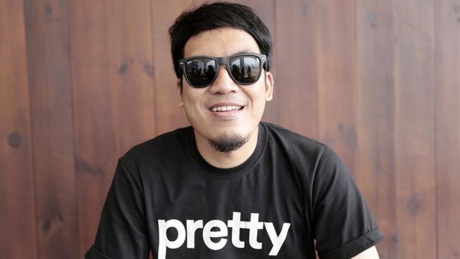 Adam Sheila on 7 (So7) buka suara soal keriuhan kabar Desta Mahendra bergabung dengan band Yogya itu.
