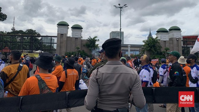 Dirlantas Polda Metro Jaya menyatakan sejauh ini belum ada rekayasa masif terkait demo buruh di depan DPR, hanya dua lajur di Jalan Gatot Subroto, Jakpus.