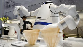FOTO: Deretan Robot Pintar di Olimpiade Musim Dingin Beijing