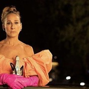 Tamat! Gaun Ikonis Carrie Bradshaw Akhiri Serial 'And Just Like That' Episode 10