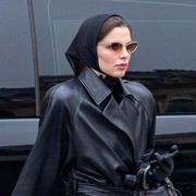 Vogue Prancis Dikecam Usai Puji Julia Fox Pakai Headscarf, Netizen: Standar Ganda!