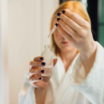 img-title Bisa Dipakai Sendiri atau Dicampur, Ini 4 Manfaat Face Oil untuk Kulit Sensitif