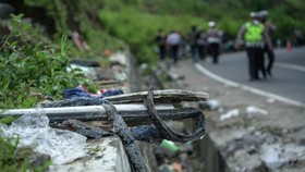 Korban Tewas Bus Tabrak Tebing di Bantul Jadi 14 Orang