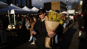 FOTO: Pasar Bunga Columbia Road London yang Tak Pernah Sepi