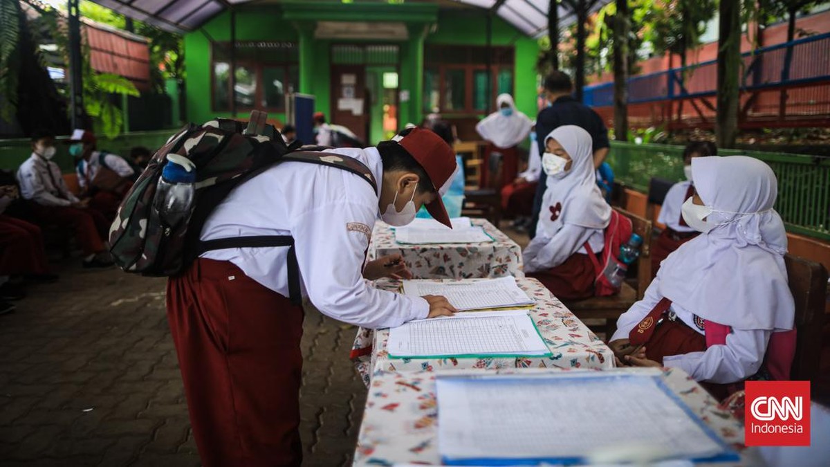 FOTO: Sekolah Tatap Muka 50 Persen di Jakarta