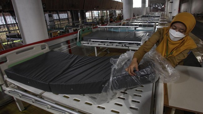 Pemerintah DIY terbitkan SE untuk waspadai peningkatan kasus Covid-19. Langkah konkret dan pemantauan kesehatan diinstruksikan untuk mencegah penyebaran.