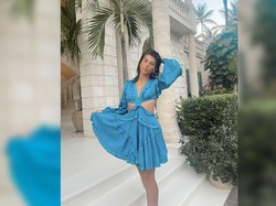 Phoebe, Putri Bill Gates yang Tampil Sederhana Pakai Dress Murah