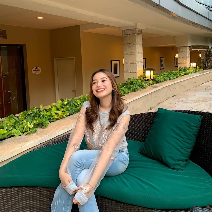 <p>Putri Anjani adalah anak dari aktor dan komedian Jarwo Kwat, Bunda. Parasnya yang cantik, membuat Anjani mencuri perhatian netizen. (Foto: Instagram @anjanyjrw)<br /><br /><br /></p>
