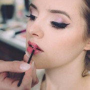 3 Bahan Kosmetik Ini Bisa Jadi Memicu Penyakit Kanker, Waspada!