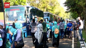 VIDEO: Polres Depok Tutup Jalan Menuju Jakarta Mulai Jam 24