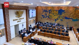 VIDEO: Kasus Covid-19 Jadi 228 Orang, DPR Perketat Kegiatan