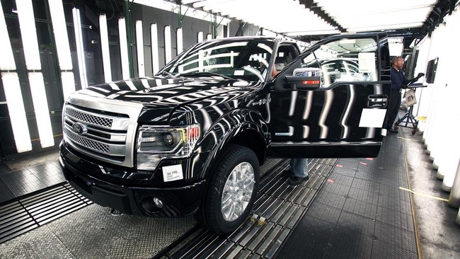 Strategi pemberhentian sementara produksi mobil Ford dilakukan mulai 7 Februari 2022 untuk menanggulangi minimnya pasokan chip semikonduktor.
