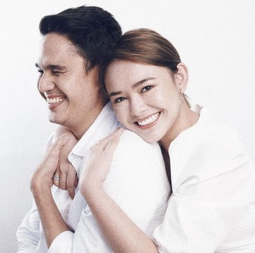 Amanda Manopo Peluk Mesra Mischa Chandrawinata, Kode Go Public?