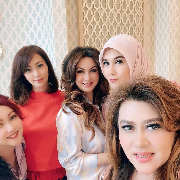 <p>Diketahui, Diana Pungky juga tak pernah menerima paid promote atau promosi berbayar di akun Instagramnya. Wanita kelahiran 47 tahun silam ini suka melakukannya dengan sukarela alias gratis. (Foto: Instagram @_dianapungky_)<br /><br /><br /></p>