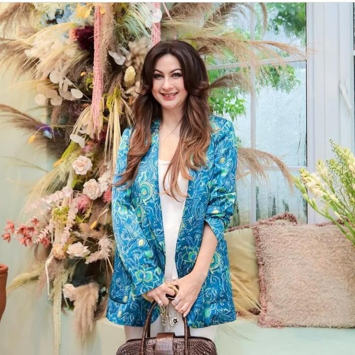 <p>Cantik dan murah hati ya, Bunda. Kita doakan semoga Diana Pungky sukses dan sehat selalu, ya. (Foto: Instagram @_dianapungky_)</p>