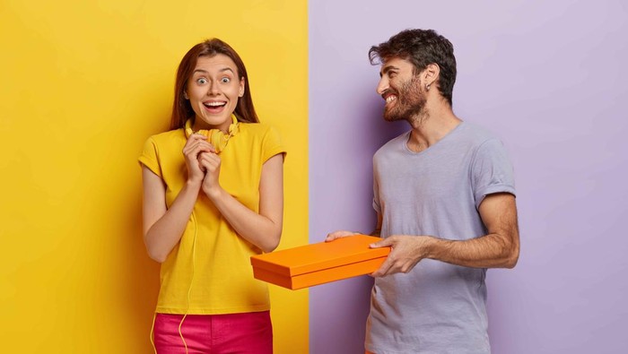 7 Ide DIY Hadiah Valentine untuk Pasangan Pejuang LDR, Berkesan dan Romantis!