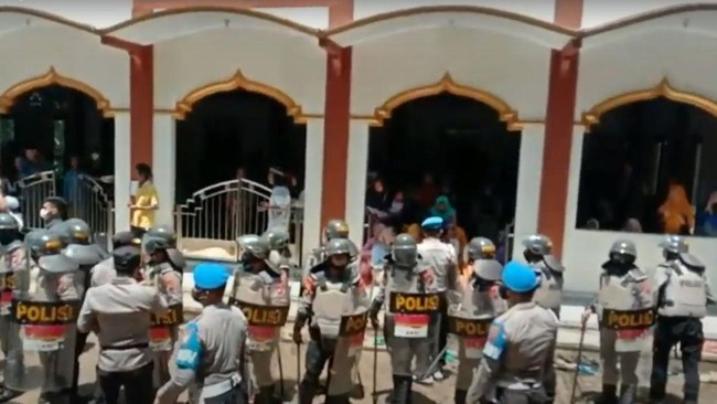Ketua YLBHI mengungkapkan sejumlah indikasi pengepungan aparat di Desa Wadas, Purworejo merupakan rencana yang sudah disusun sistematis. 