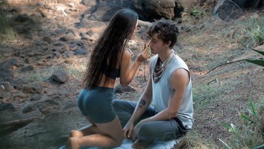 Putus dari Camila Cabello, Shawn Mendes Dekat dengan Gadis Jepang?