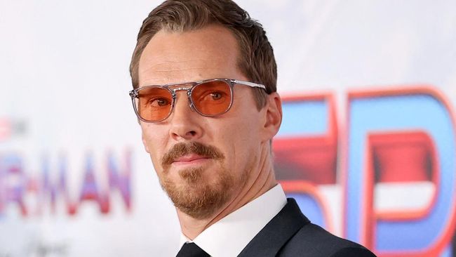 Benedict Cumberbatch Buka Suara Soal Teori Fan Doctor Strange 2