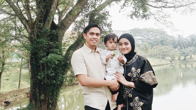 Ayudia berkata dirinya dan suami bisa mengunjungi tiga coffee shop dalam sehari demi menemukan pengalaman ngopi yang beda.