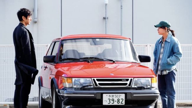 Drive My Car merupakan adaptasi dari cerita-cerita pendek Haruki Murakami yang indah.