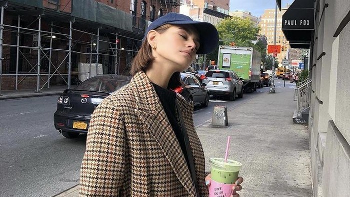 Inspirasi OOTD ala Gaya Sehari-hari Para Supermodel, Mudah Dicontek dengan Fashion Items Ini! Inspirasi OOTD ala Gaya Sehari-hari Para Supermodel, Mudah Dicontek dengan Fashion Items Ini!