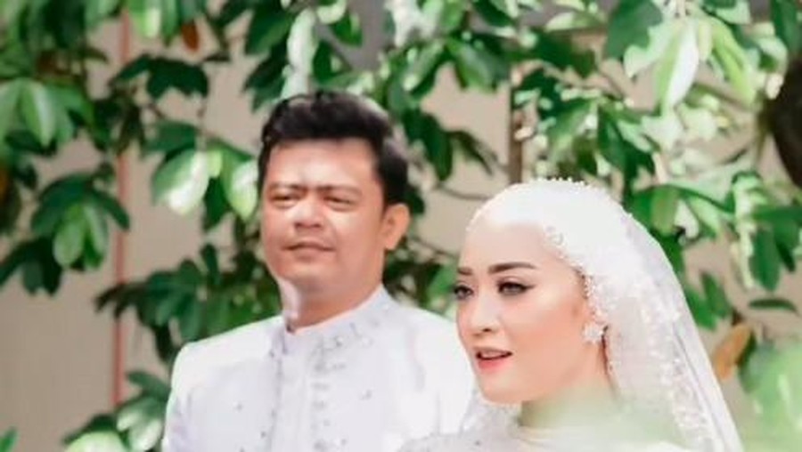 Inna Kamarie resmi menikah lagi.